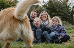 family photo fail dog photobomb