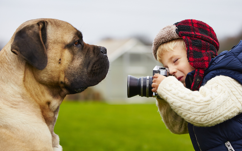 teaching child about photography